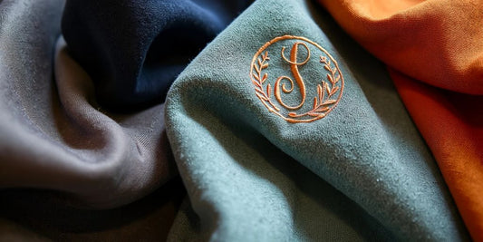 Luksuriøse stoffer for personlige monogramalternativer.